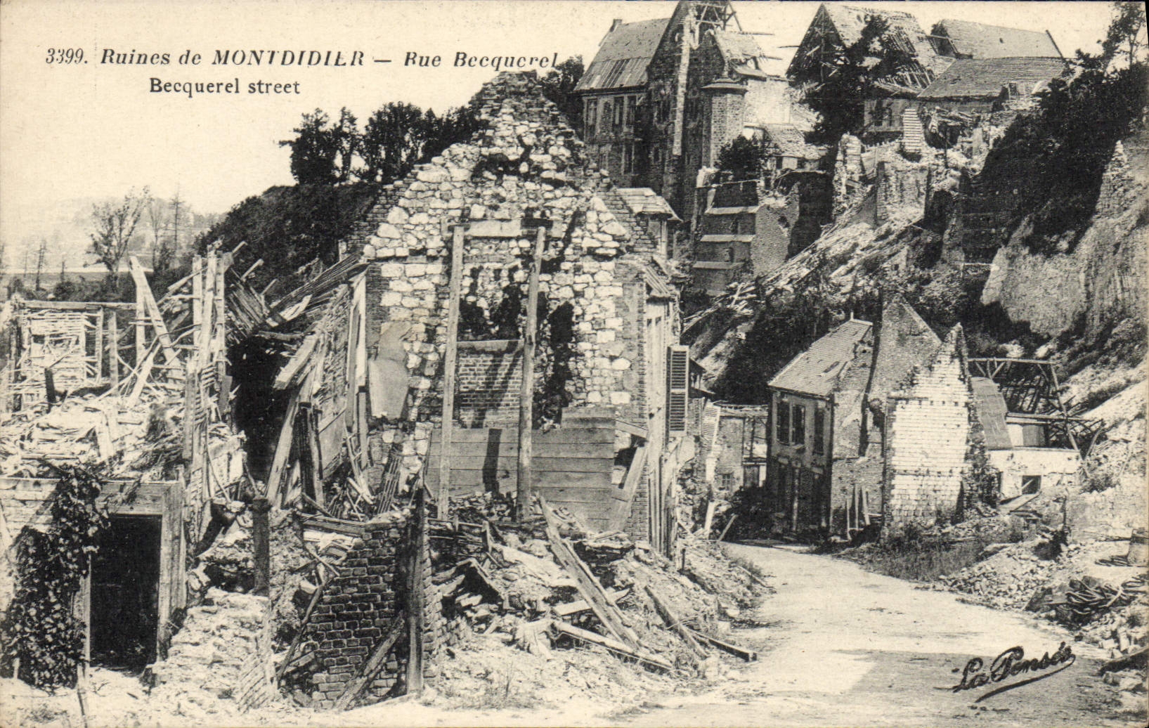 Ruines de MONTDIDIER — Rue Becquerel — La Pensée
