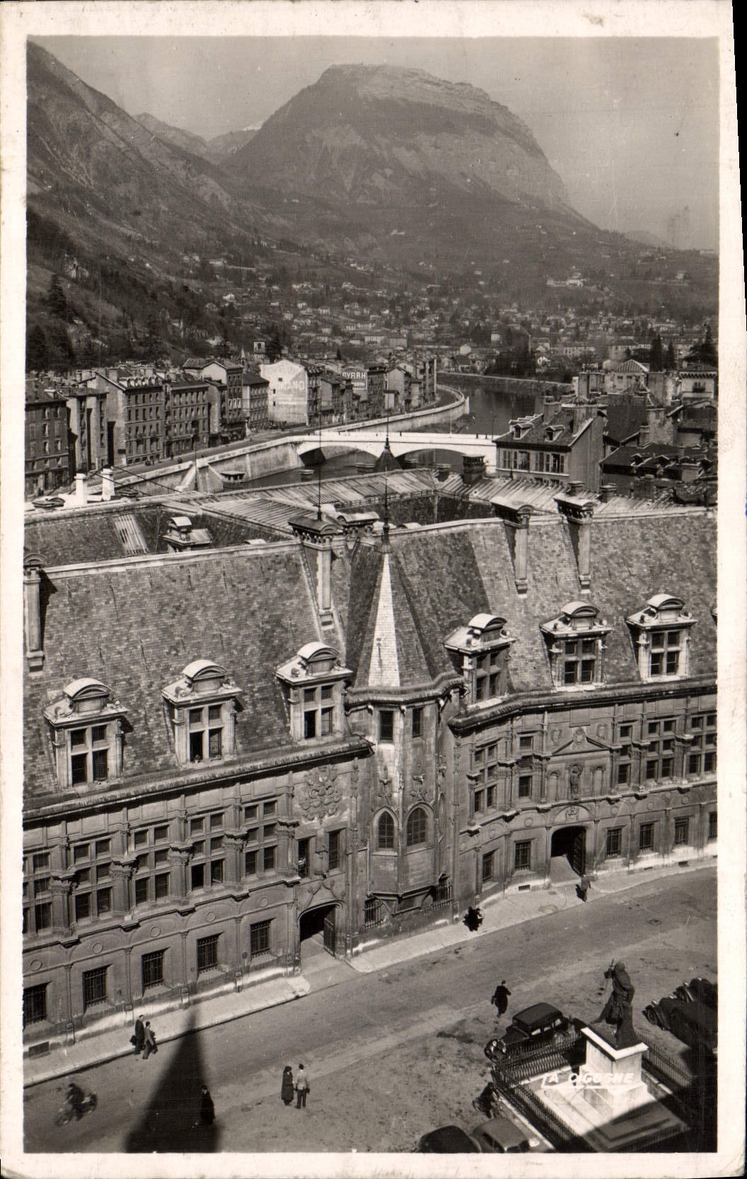 Grenoble — Palais de Justice et le clocher Saint-André — Édition La Cigogne