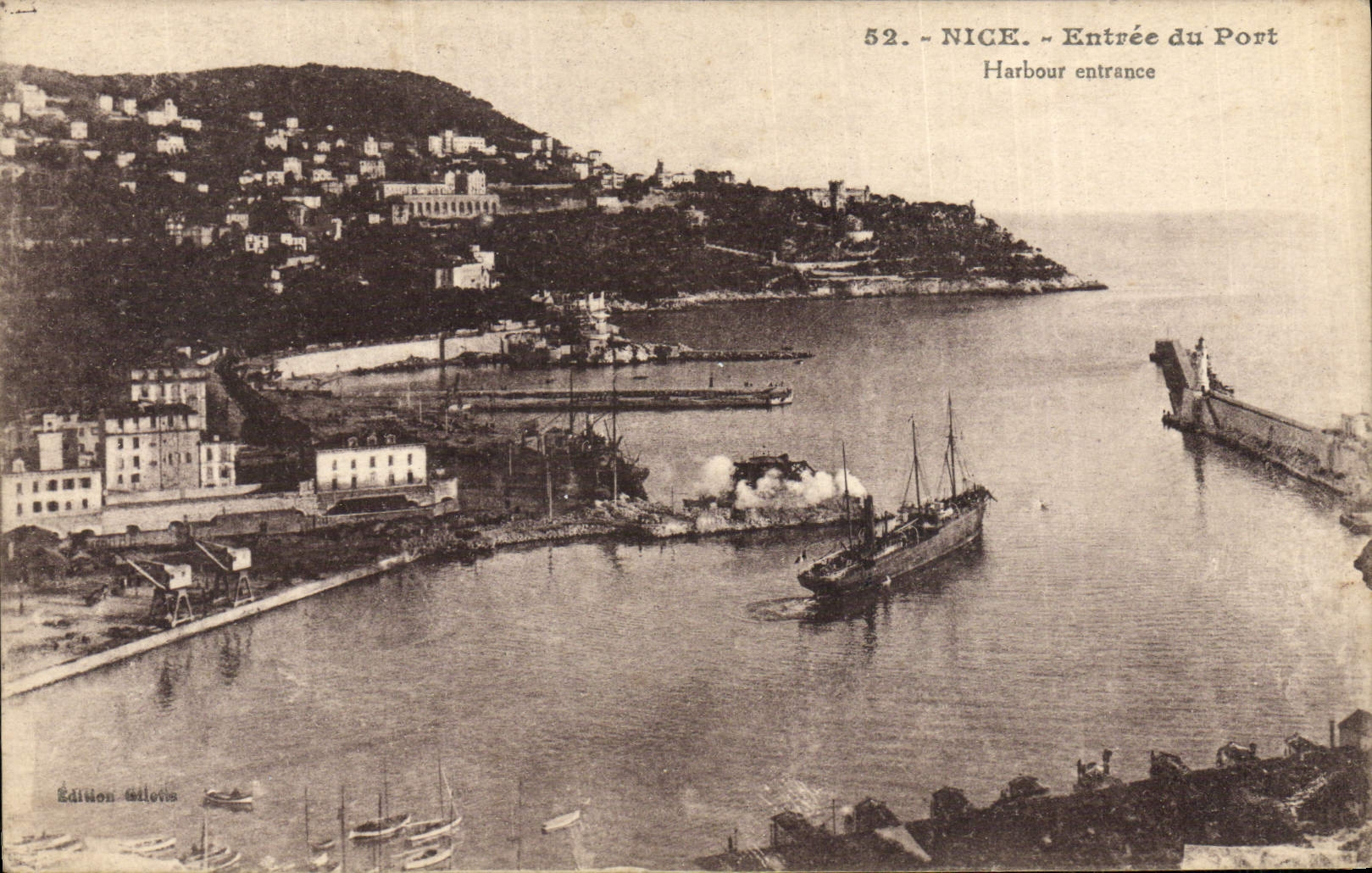 CPA Nice Entree du Port Bateau