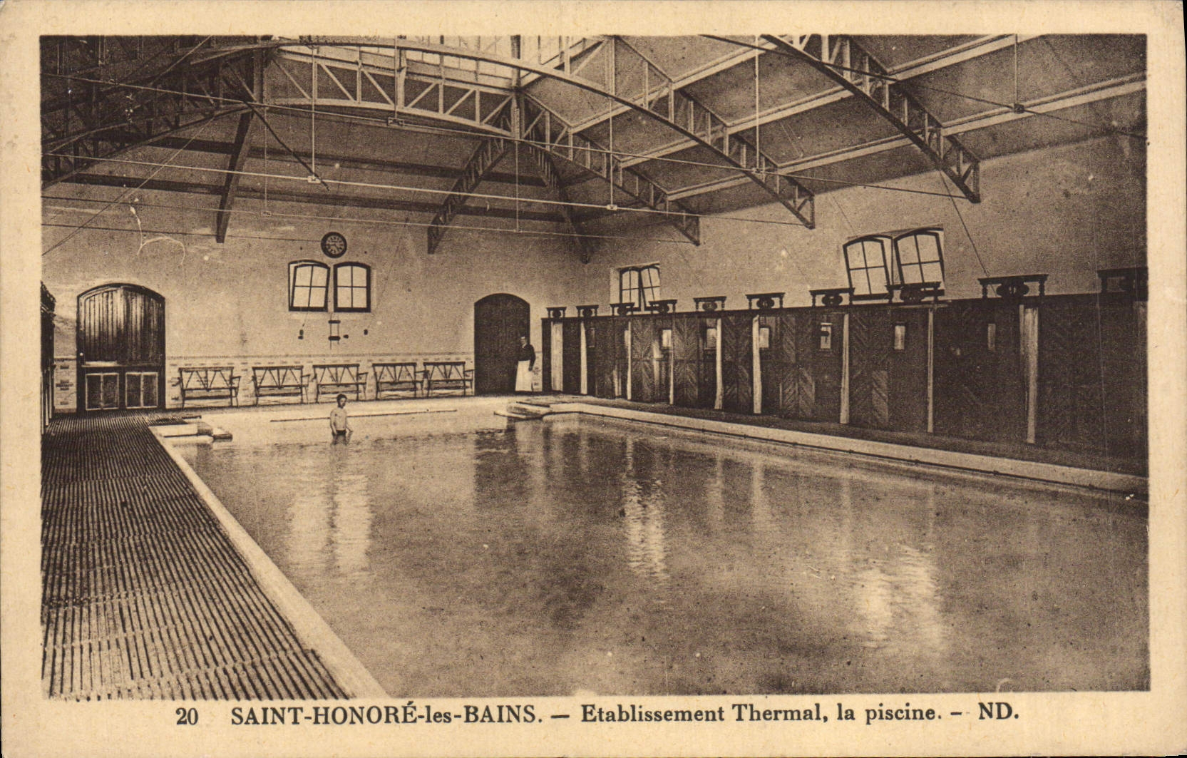 SAINT-HONORÉ-les-BAINS — Thermalbad, das Schwimmbad — ND.
