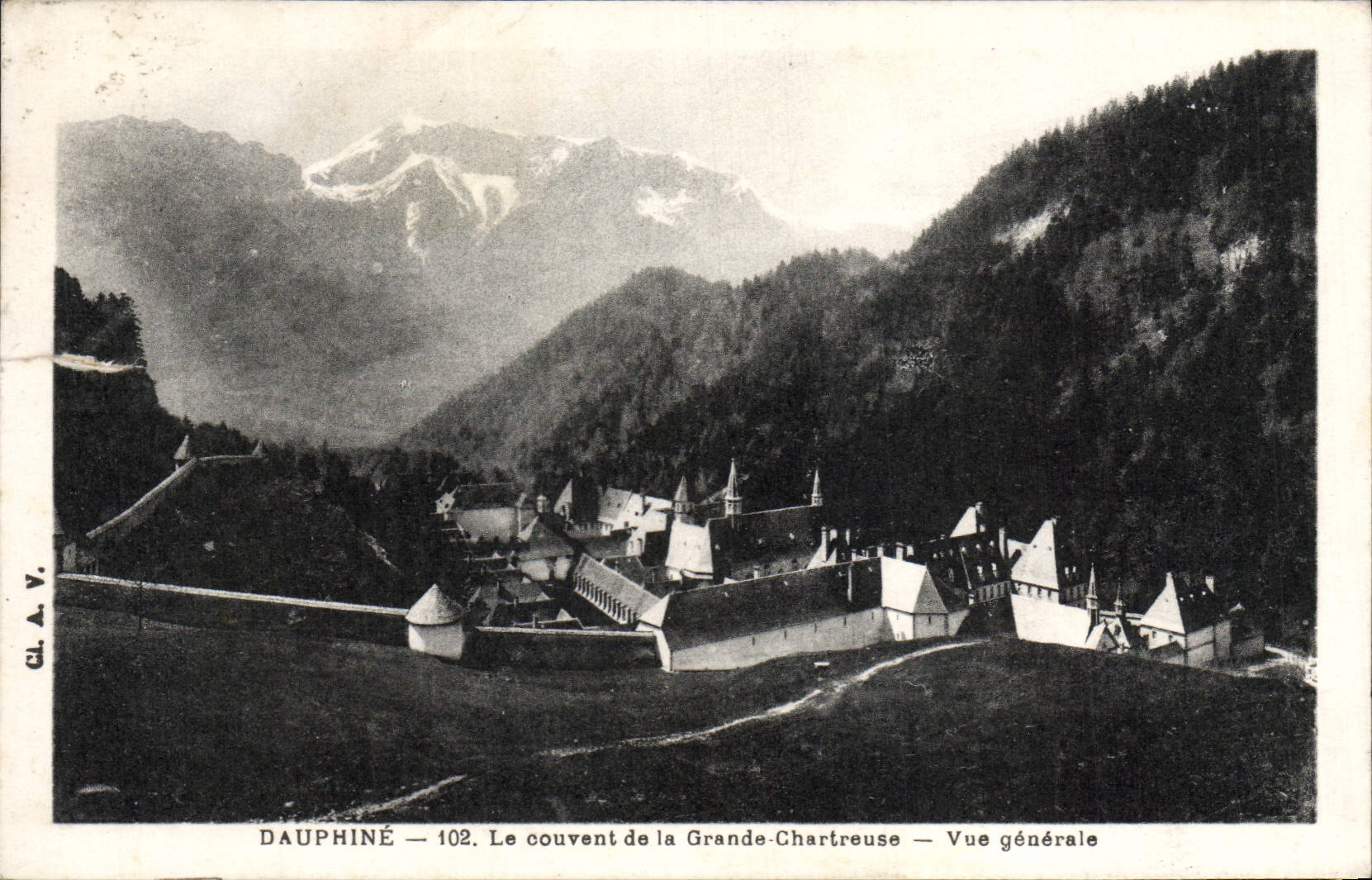 CPA Dauphine Le Couvent de la Grande Chartreuse Vue generale