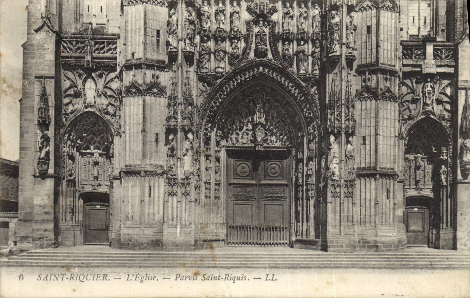 CPA Saint RIquier L'Eglise Parvis Saint Riquis