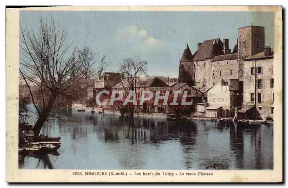 CPA Nemours Les bords du Loing Le vieux chateau