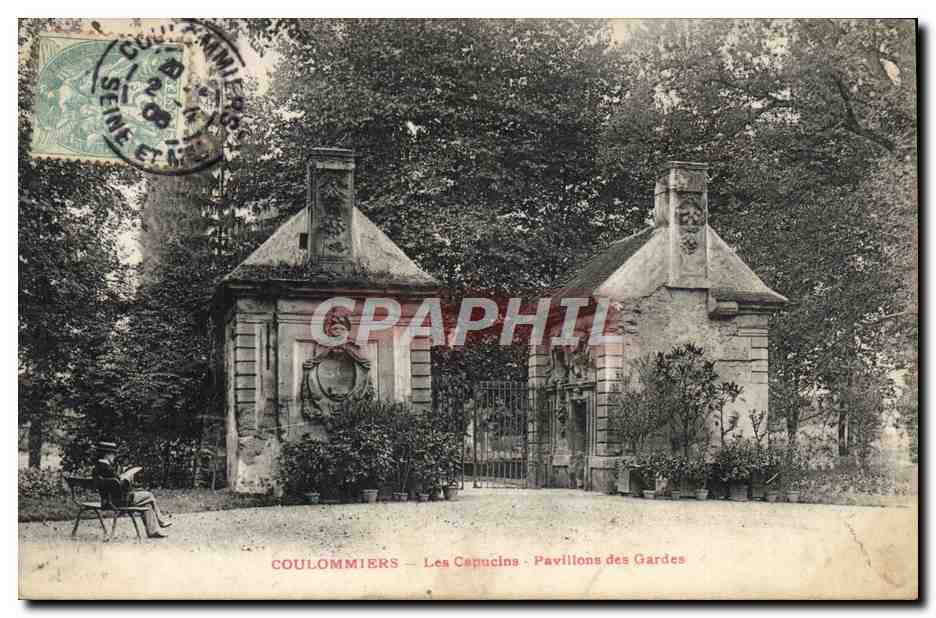 CPA Coulommiers Les Capucins Pavillons des gardes