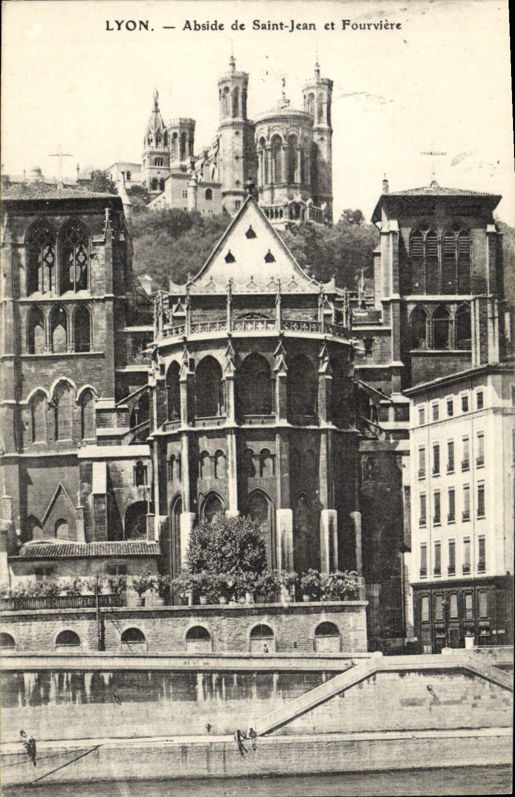 LYON — Abside de Saint-Jean et Fourvière