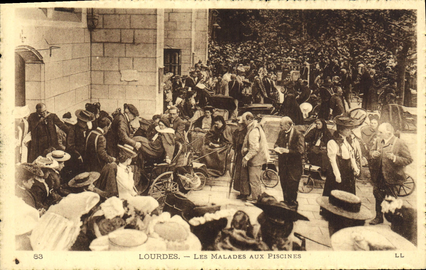 Lourdes — Les Malades aux Piscines — LL