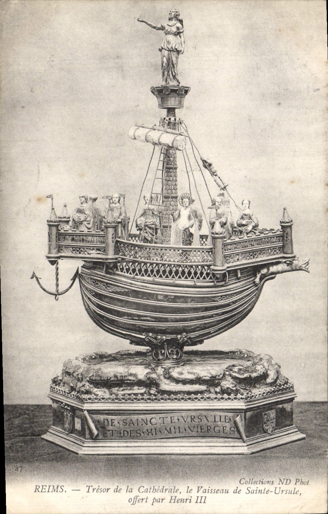 CPA Reims Tresor De La Cathedrale Le Vaisseau de Sainte Ursule offert par Henri III
