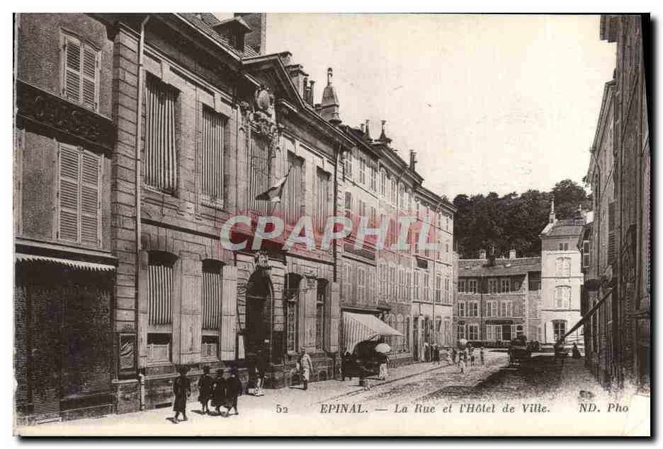 CPA Epinal La Rue Et I'Hotel De Ville