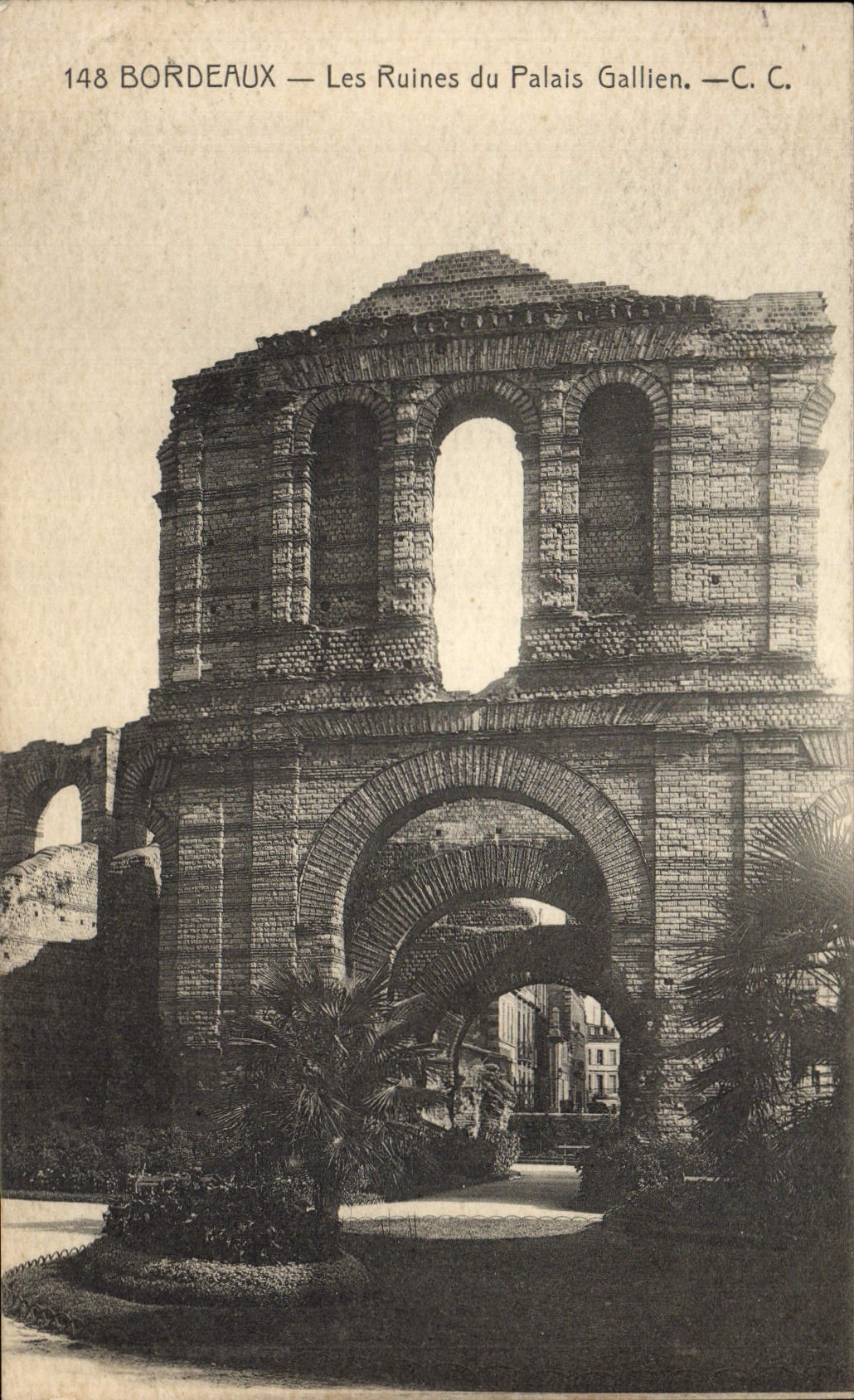 CPA Bordeaux Les Ruines Du Palais Gallien