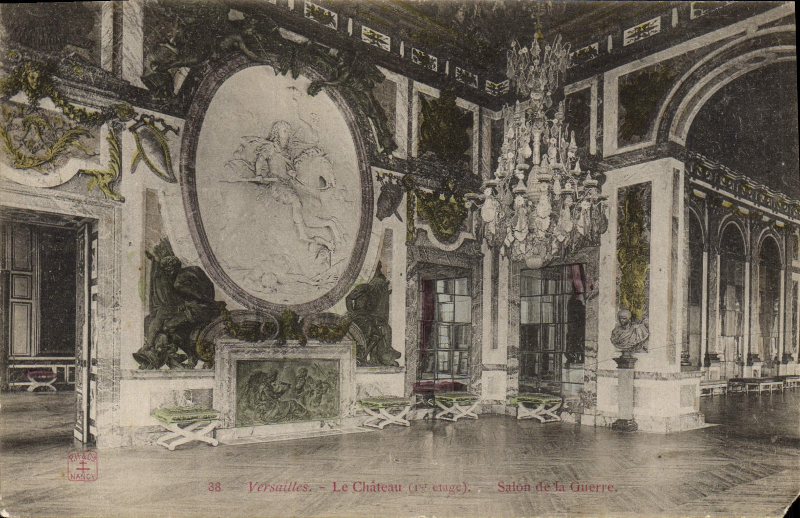 CPA Versailles Le Chateau Salon de la guerre