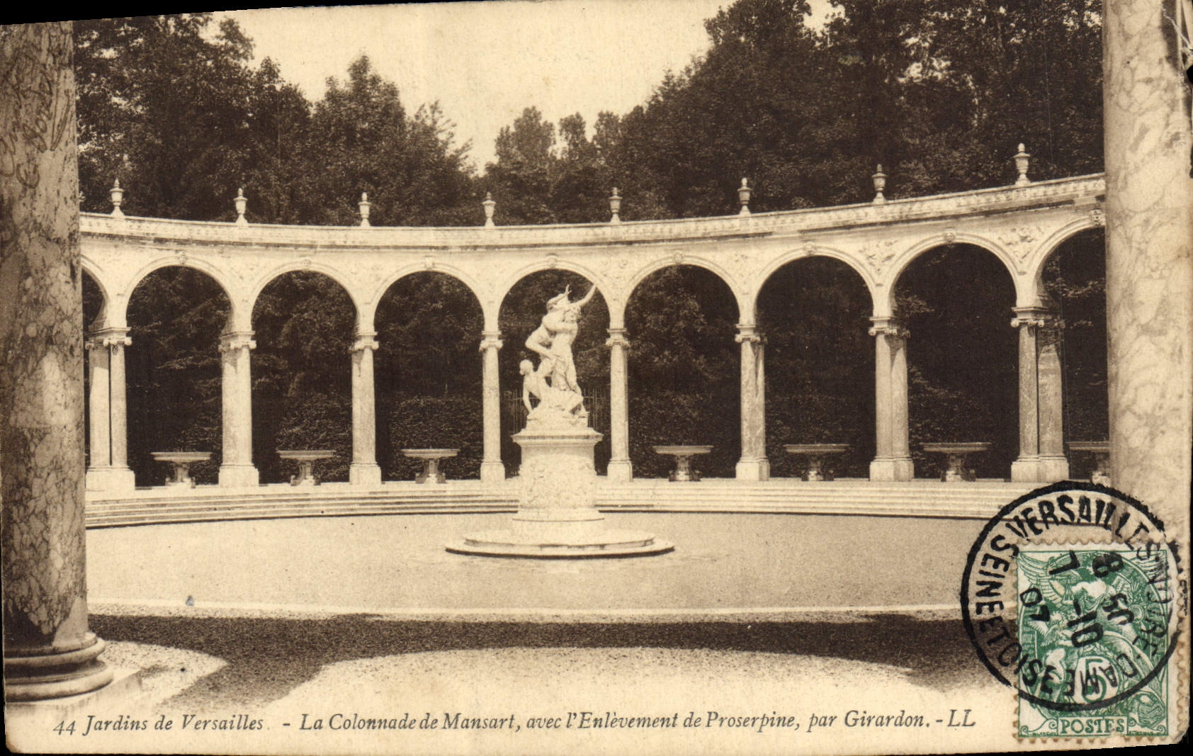 CPA Versailes La Colonnade De Mansart avec l'enlevement de Proserpine par Girardon