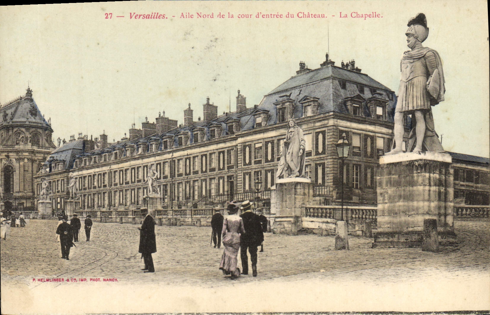 CPA Versailles Aile Nord de la Cour d'Entree du Chateau La chapelle