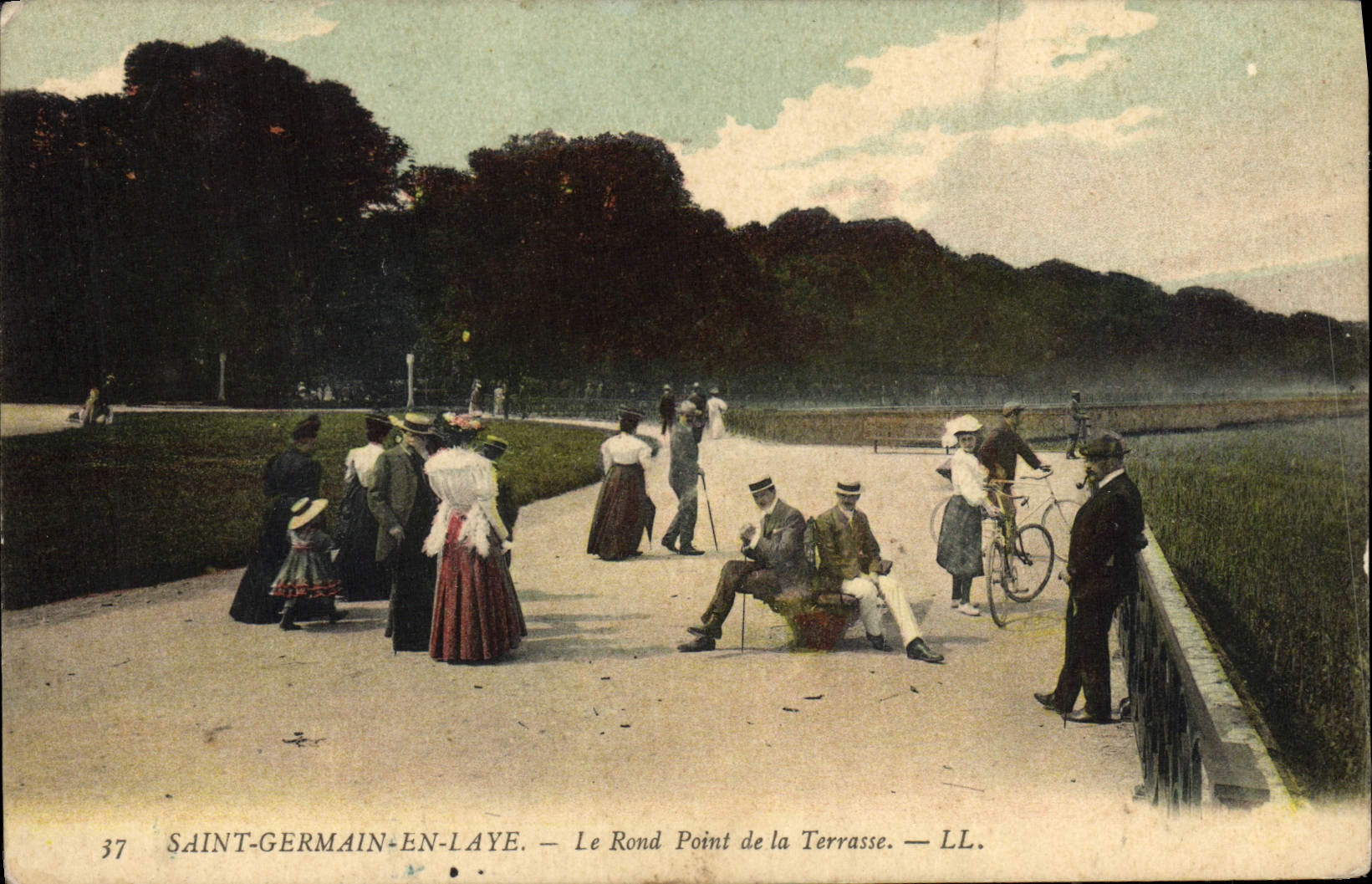 CPA Saint Germain En Laye Le Rond Point de la Terrasse