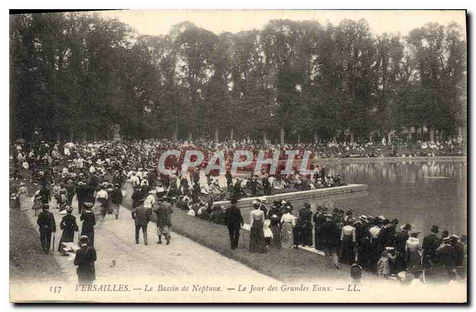 CPA Versailles Le Bassin de Neptune Le Jour des Grandes Eaux
