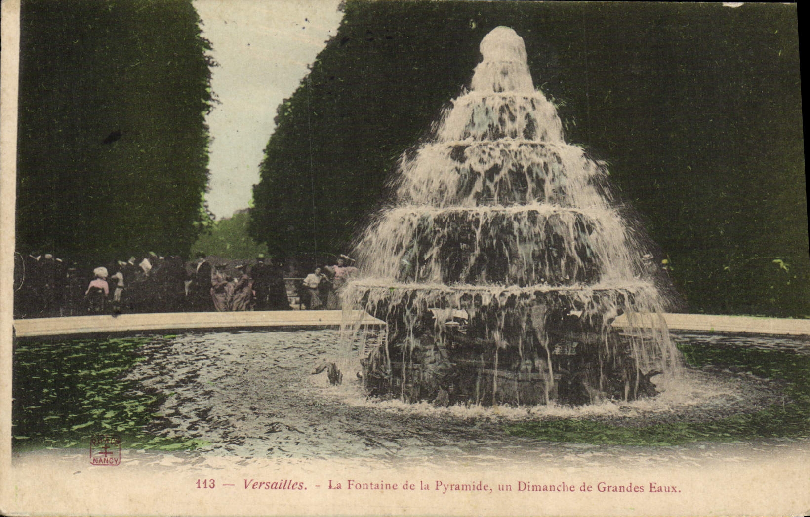 CPA Versailles La fontaine de la pyramide un dimanche de grandes eaux