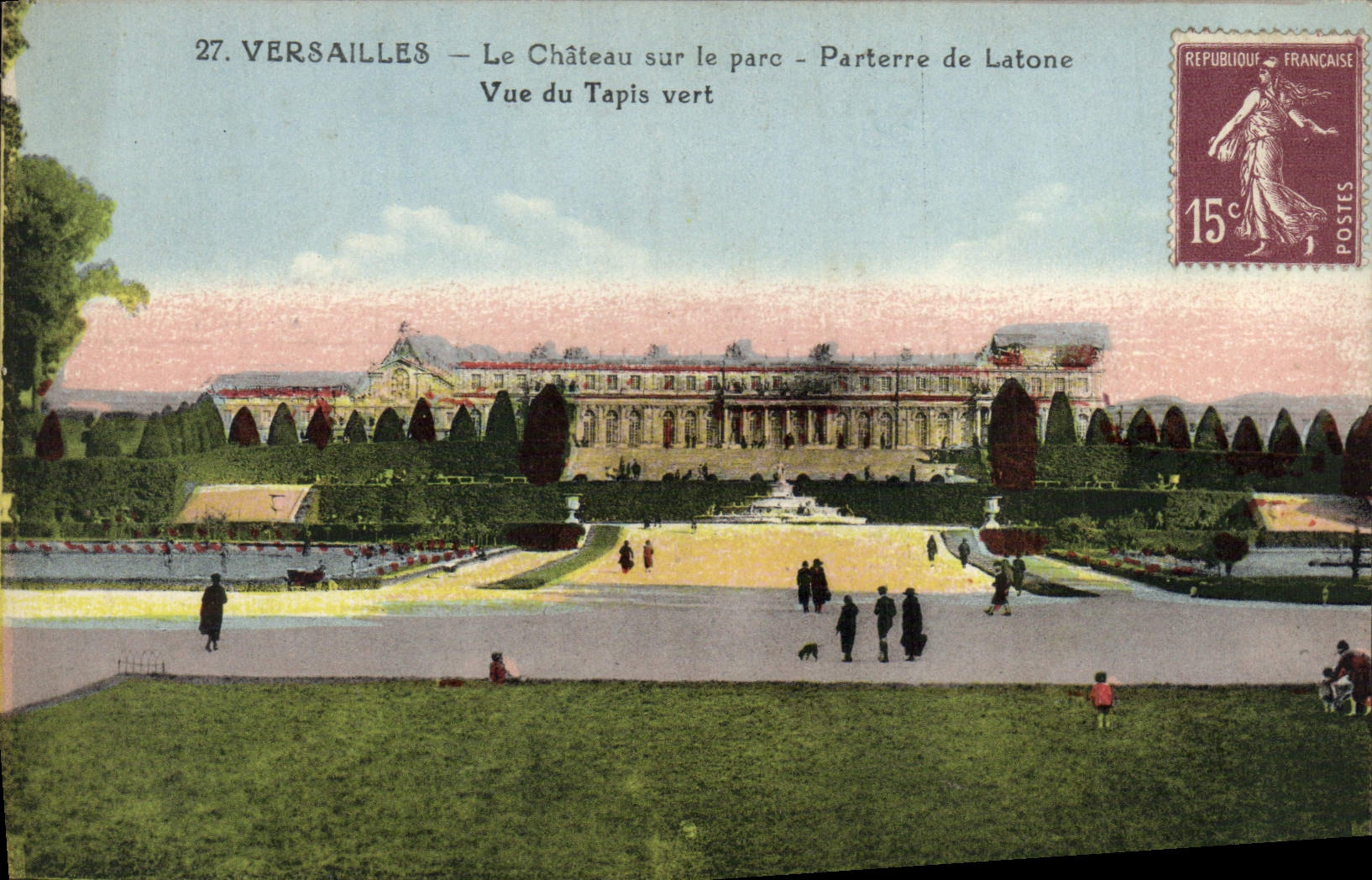 CPA Versailles Le Chateau sur le Parc Parterre de Latone Vue du tapis vert