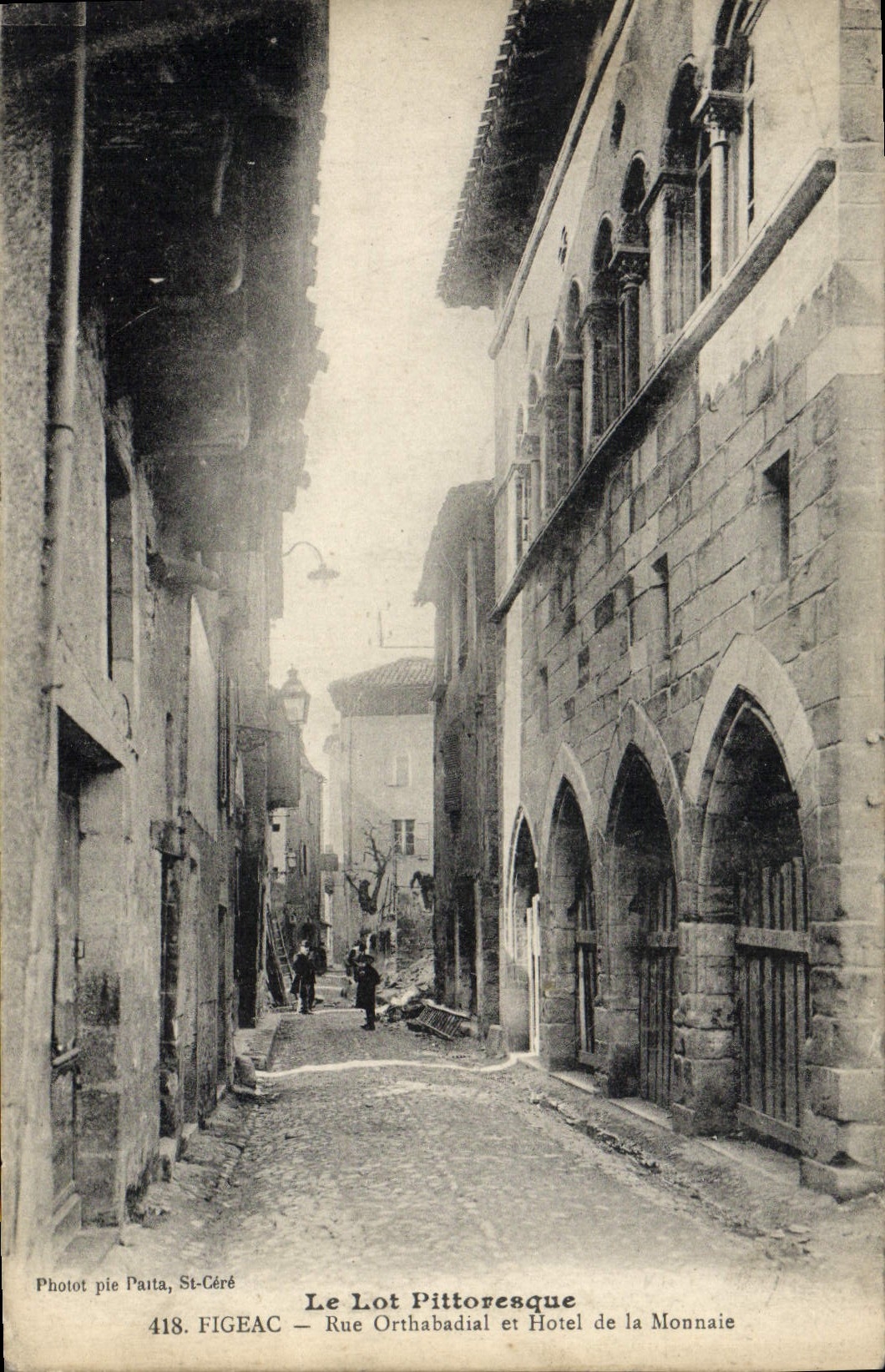 Figeac — Rue Orthabadial et Hôtel de la Monnaie — Photot pie Paita, St-Céré, n°418