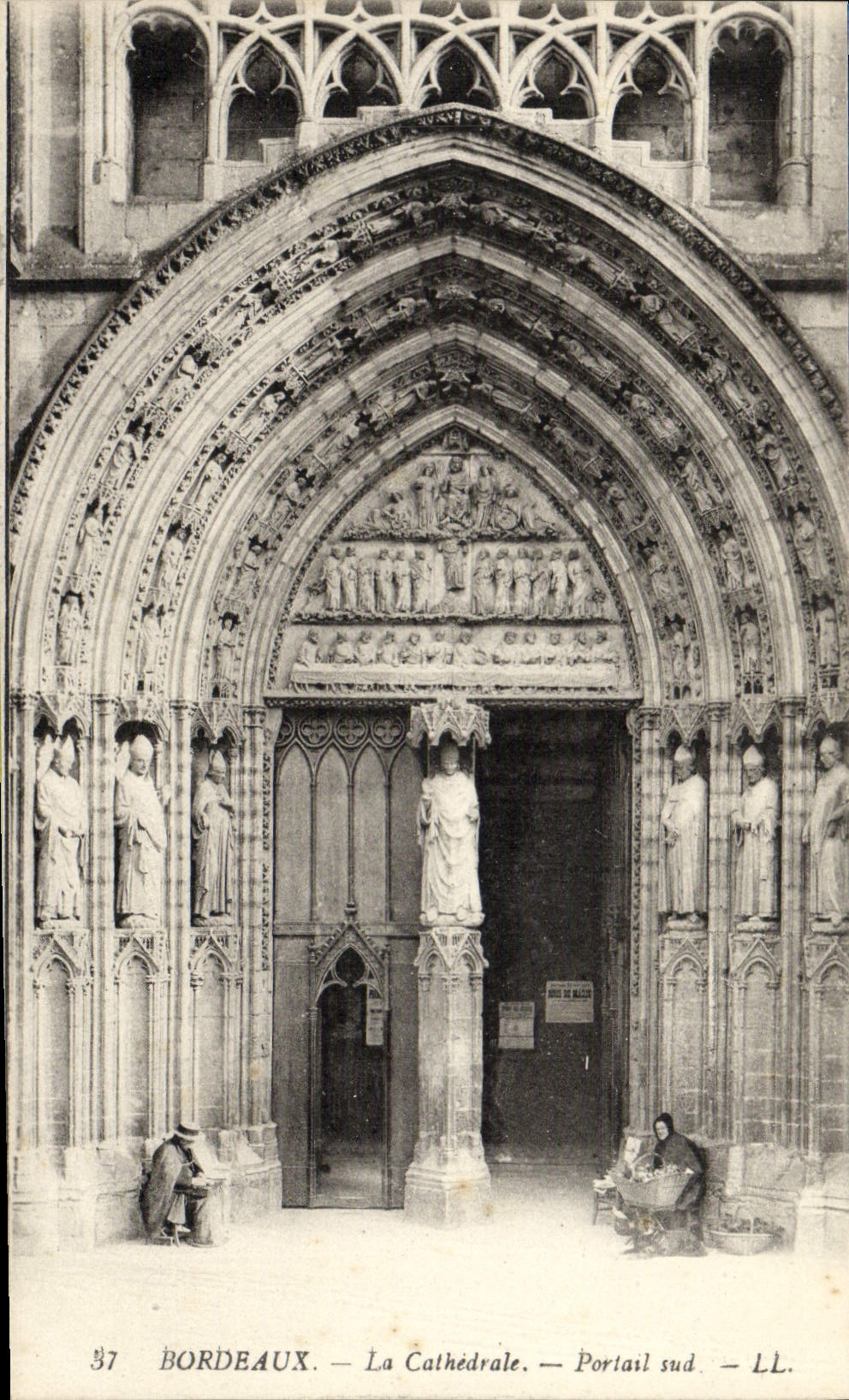 CPA Bordeaux La Cathedrale Portail Sud