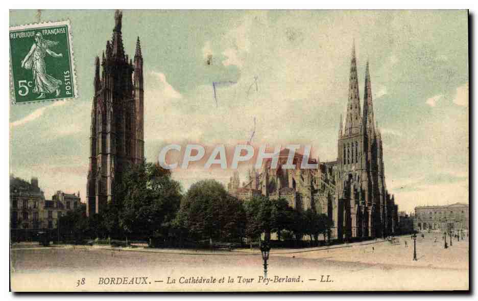 CPA Bordeaux La Cathedrale et la Tour Pey Berland