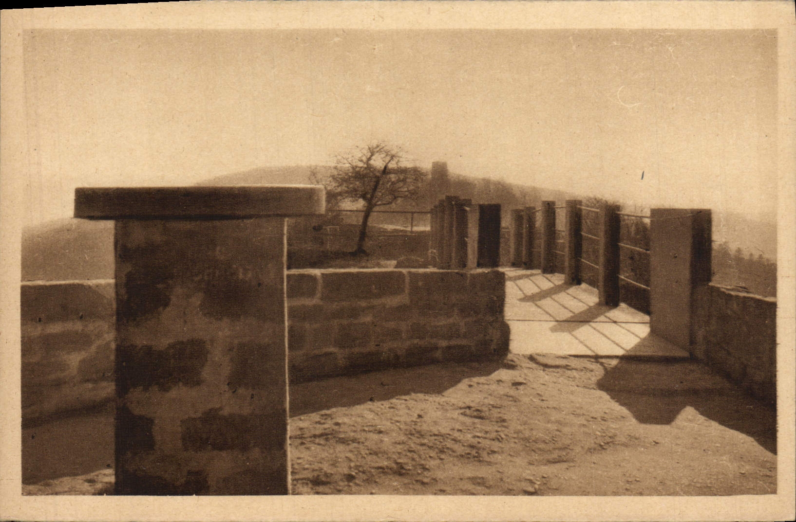 Saverne - Haut-Barr — L'Œil de l'Alsace — Pont du Diable, au fond le Geroldseck — Éditions Alfa, Série 851, N° 9