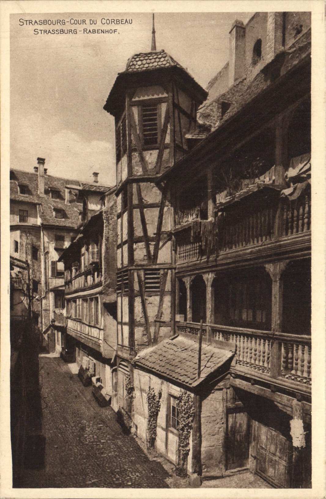 CPA Strasbourg Cour Du Corbeau