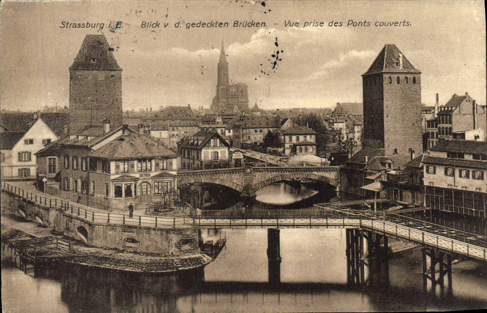 CPA Strasbourg Gedeckten Brucken Vue Prise des ponts souverts