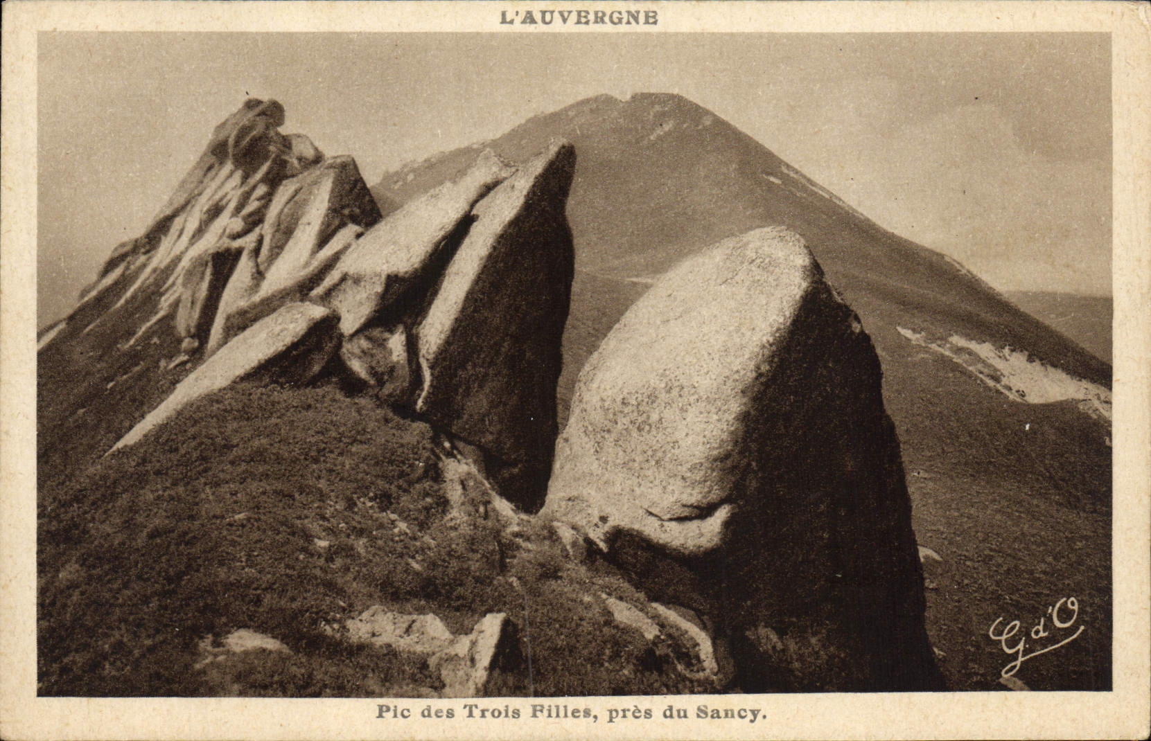 Pic des Trois Filles, près du Sancy — L'Auvergne — J. Gouttefanges, éditeur Puy-de-Dôme, n° 1440