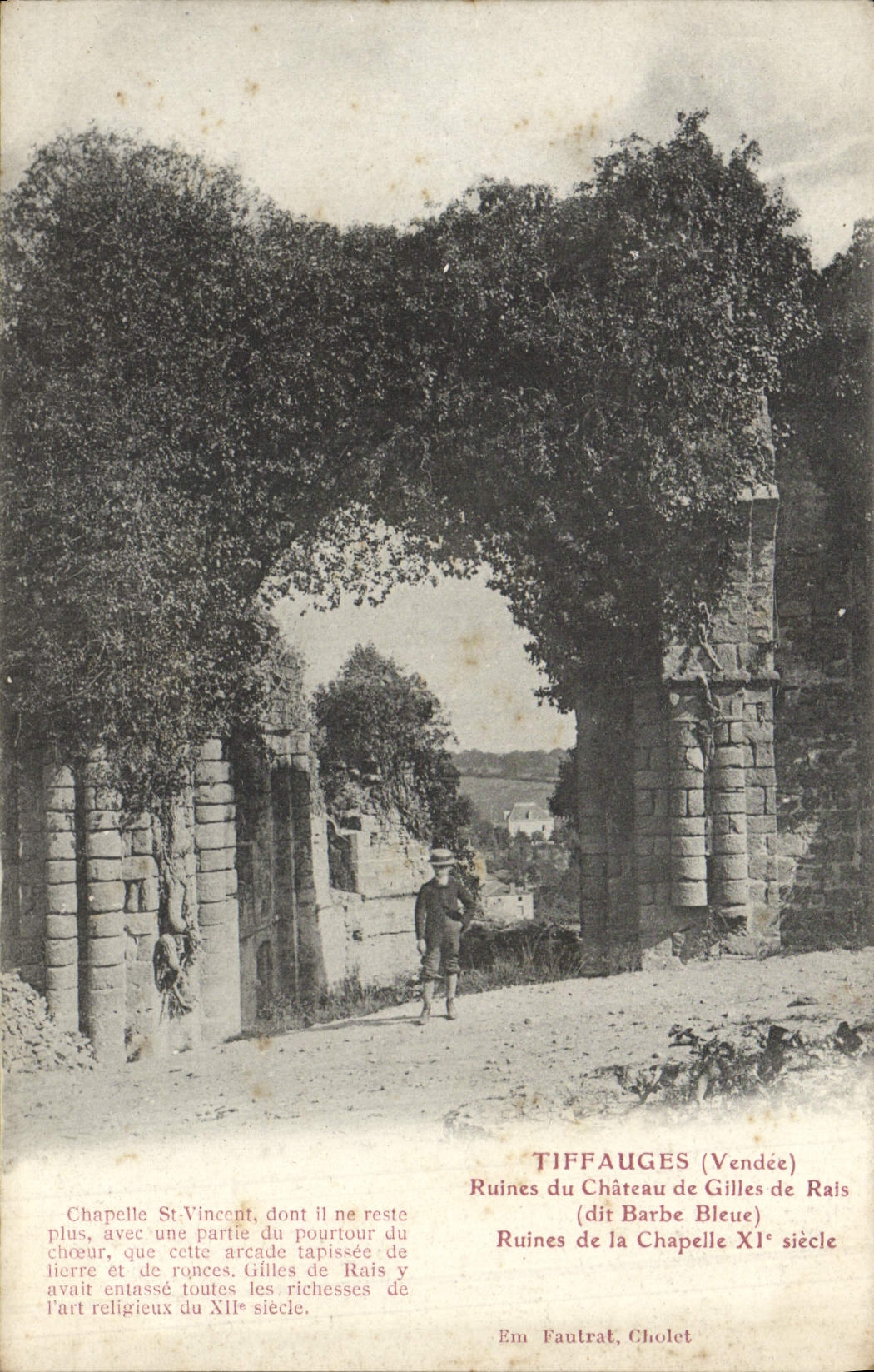 CPA Tiffauges Ruines du Chateau de Gilles de Rais dite Barbe Bleue Ruines de la chapelle