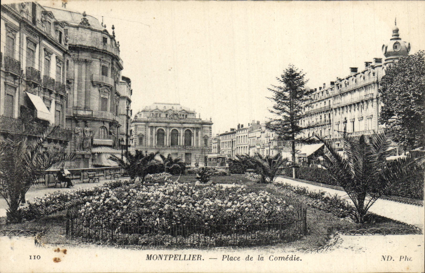 Montpellier — Place de la Comédie — ND. Phc, n° 110