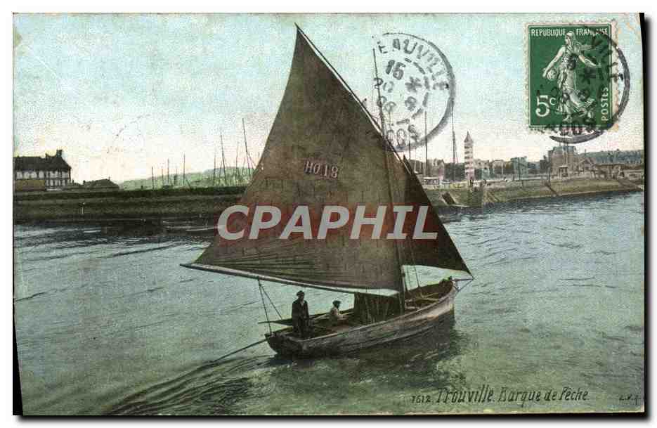 CPA Trouville Barque de peche Bateau