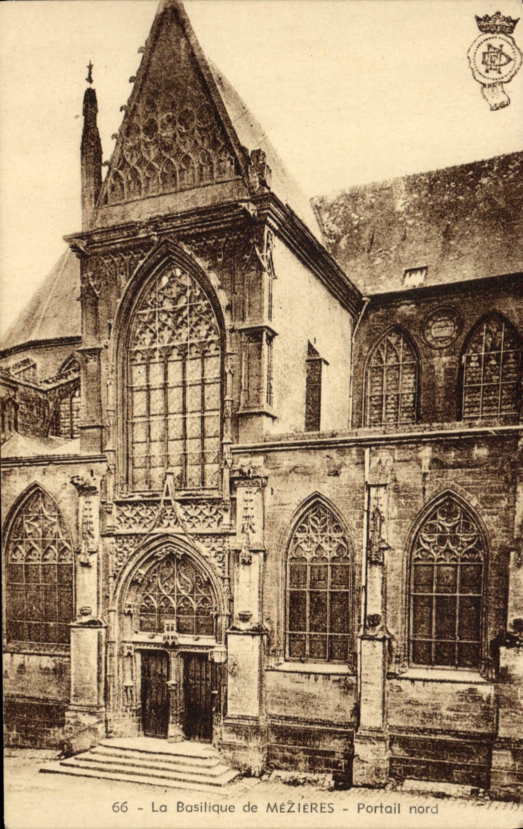 CPA La Basilique de Mezieres Portail nord