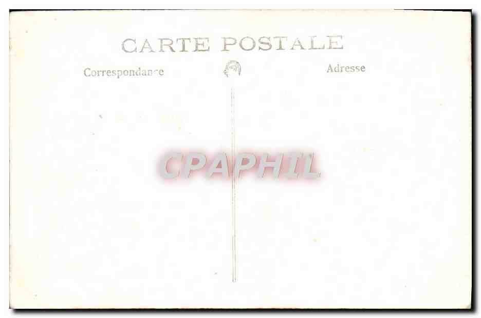 Deux femmes et une petite fille — studio photographique — sans éditeur ni numéro visible — Reverso
