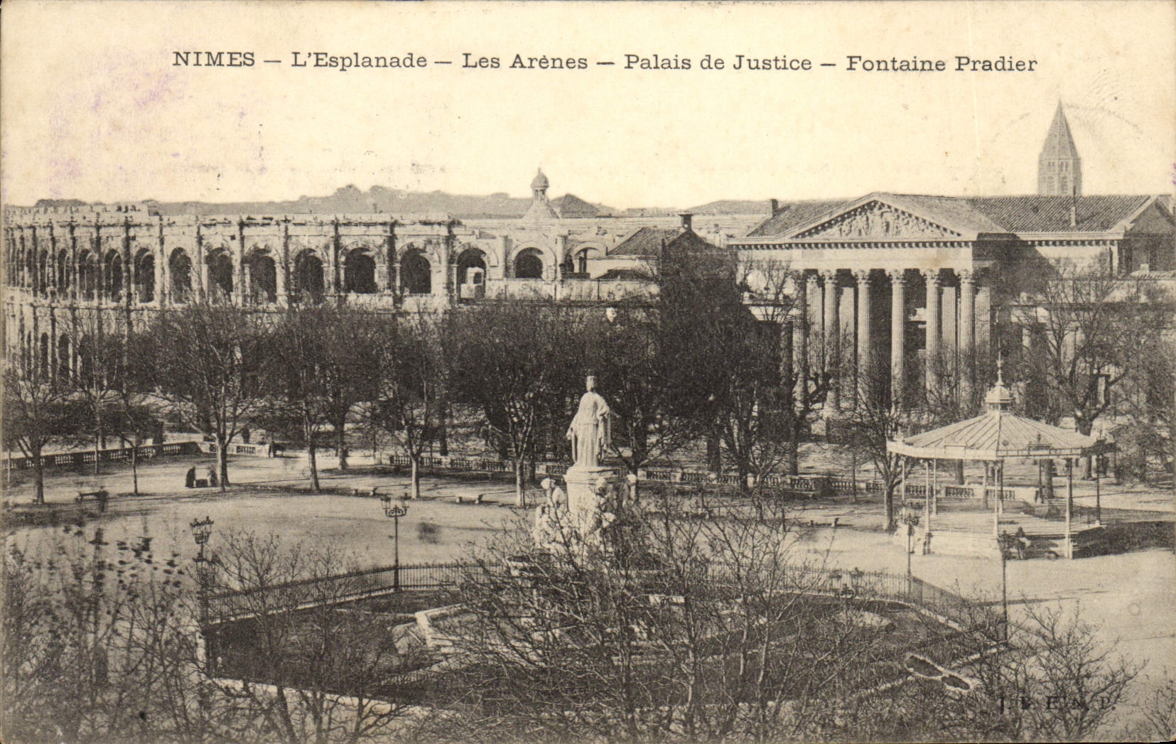CPA Nimes L'Esplanade Les Arenes Palais de Justice Fontaine Pradier