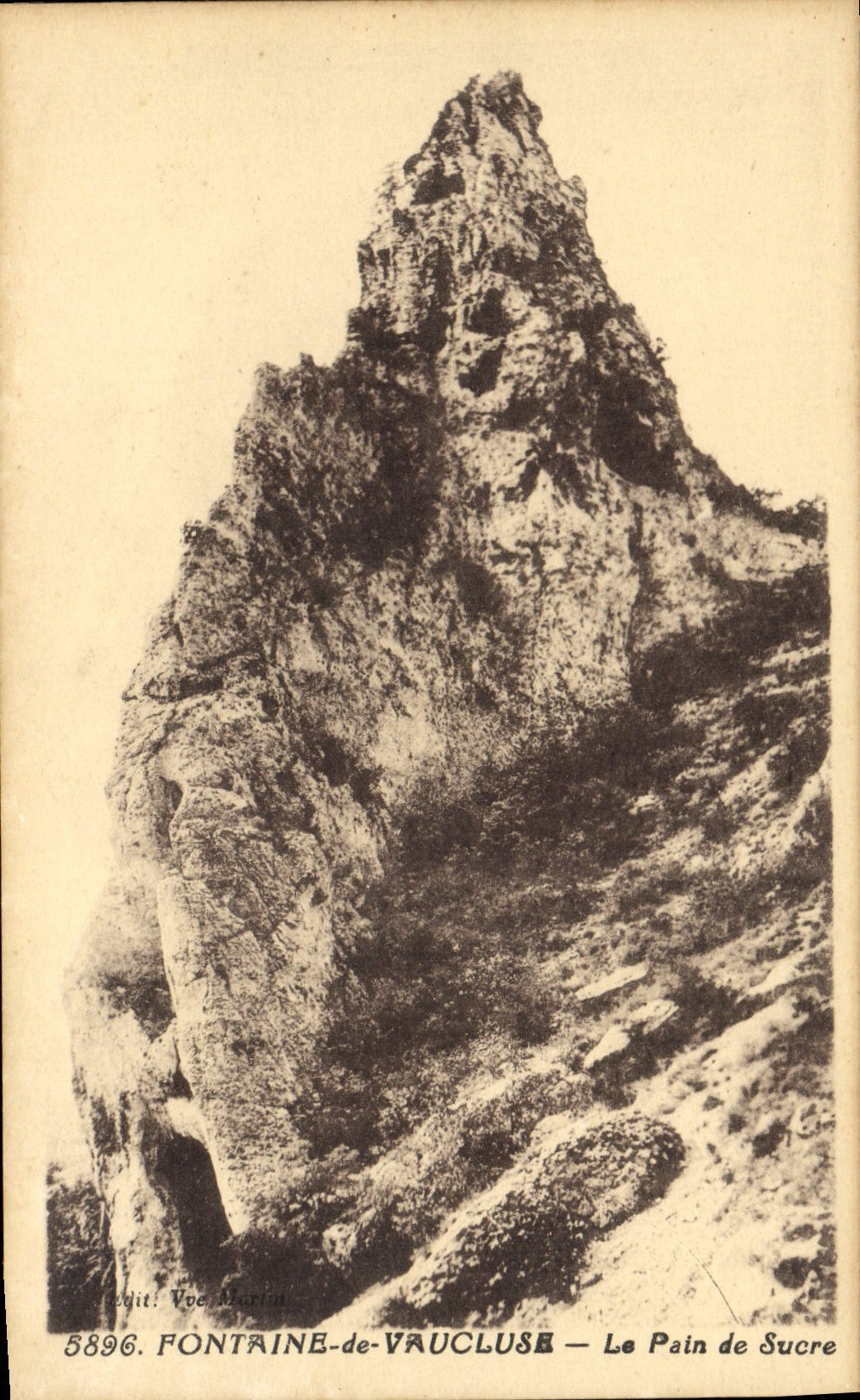 CPA Fontaine De Vaucluse Le pain De Sucre