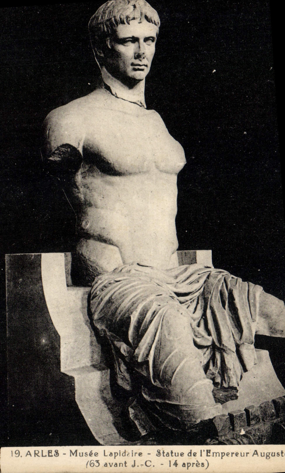 Arles - Musée Lapidaire - Statue de l'Empereur Auguste (63 avant J.-C. - 14 après)