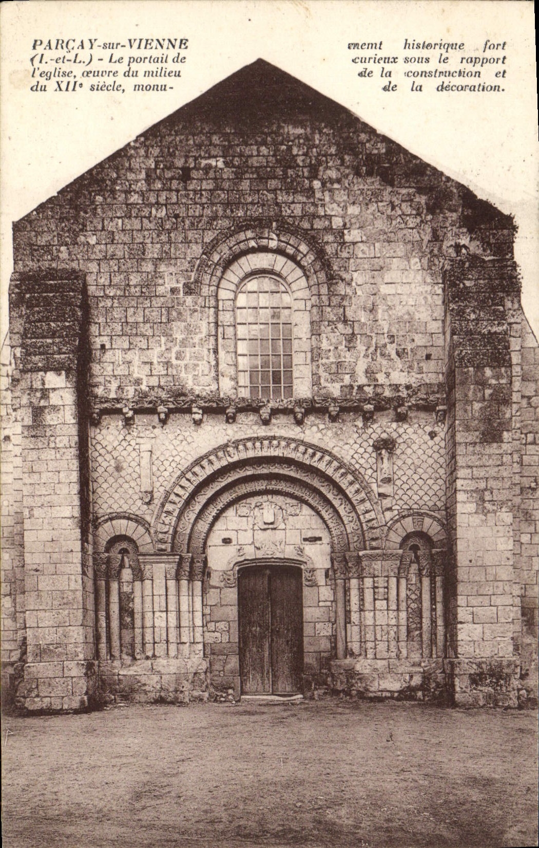 CPA Parcay sur Vienne Le portail de l'eglise 