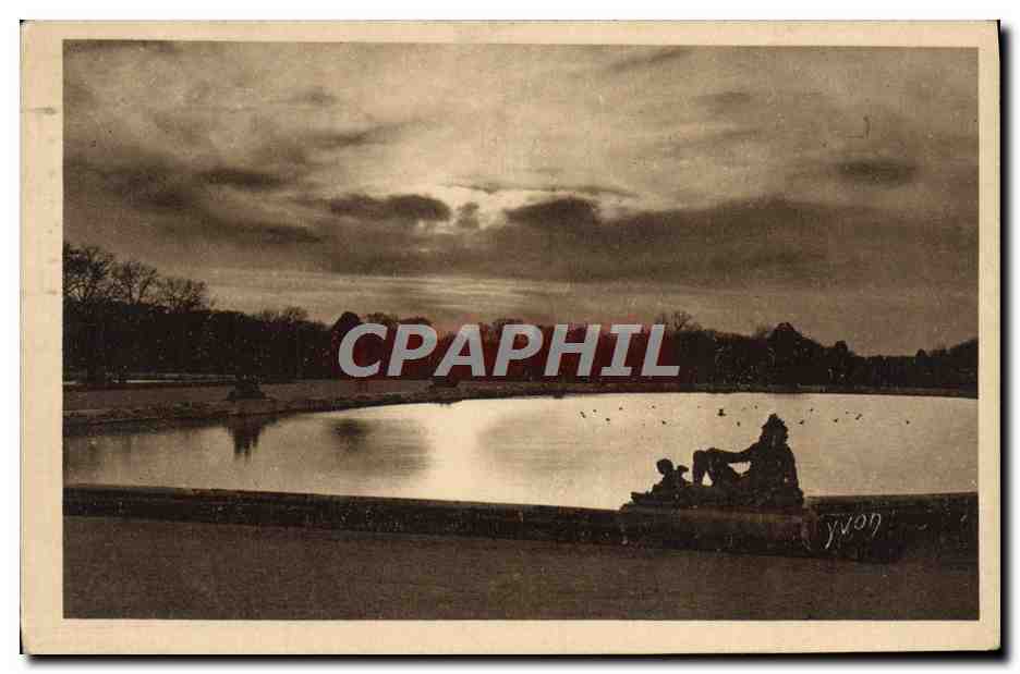 CPA Versailles Parterre d'eau sur la terrasse du palais 