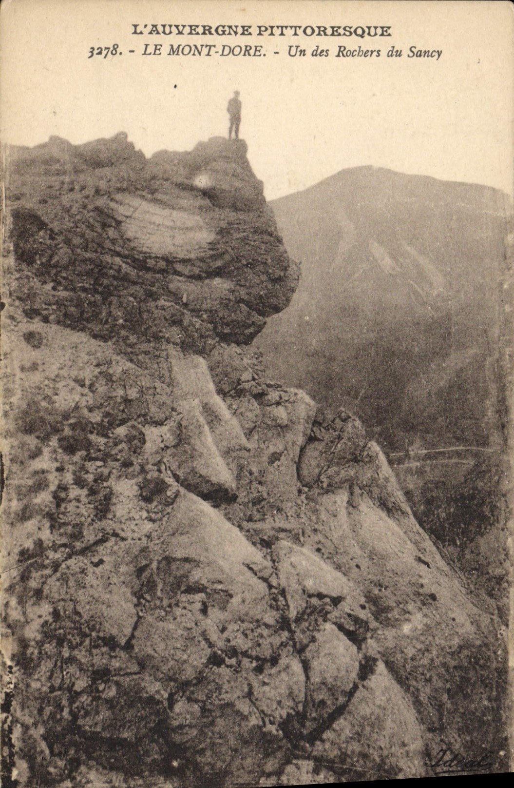 CPA Massif Des Mont Dore Un Des Rochers Du Sancy