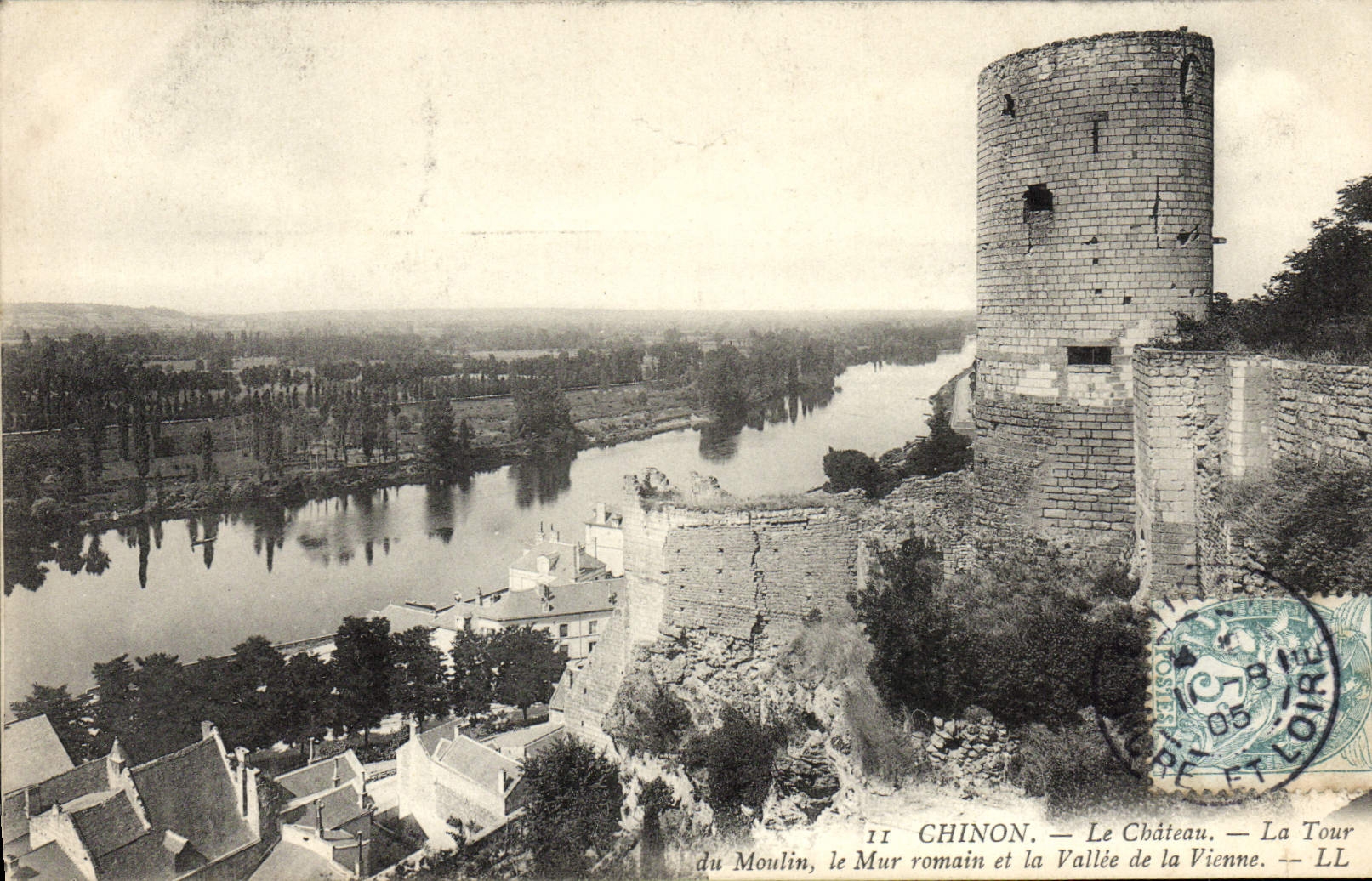 Chinon — Le Château, La Tour du Moulin, le Mur romain et la Vallée de la Vienne — LL
