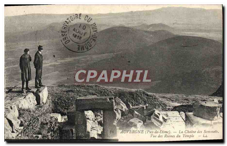CPA Auvergne La Chaine Des Sommets Vue des ruines du temple