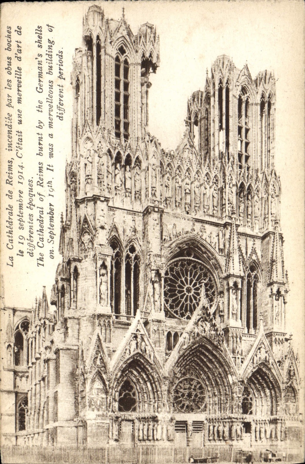 CPA Reims Incendiee Par Les Obus Cathedrale Militaria
