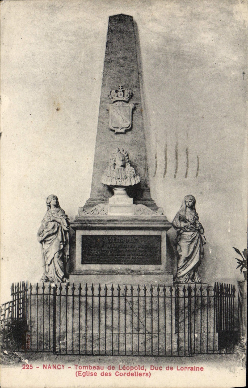 CPA Nancy Tombeau de Leopold Duc de Lorraine Eglise des Cordeliers