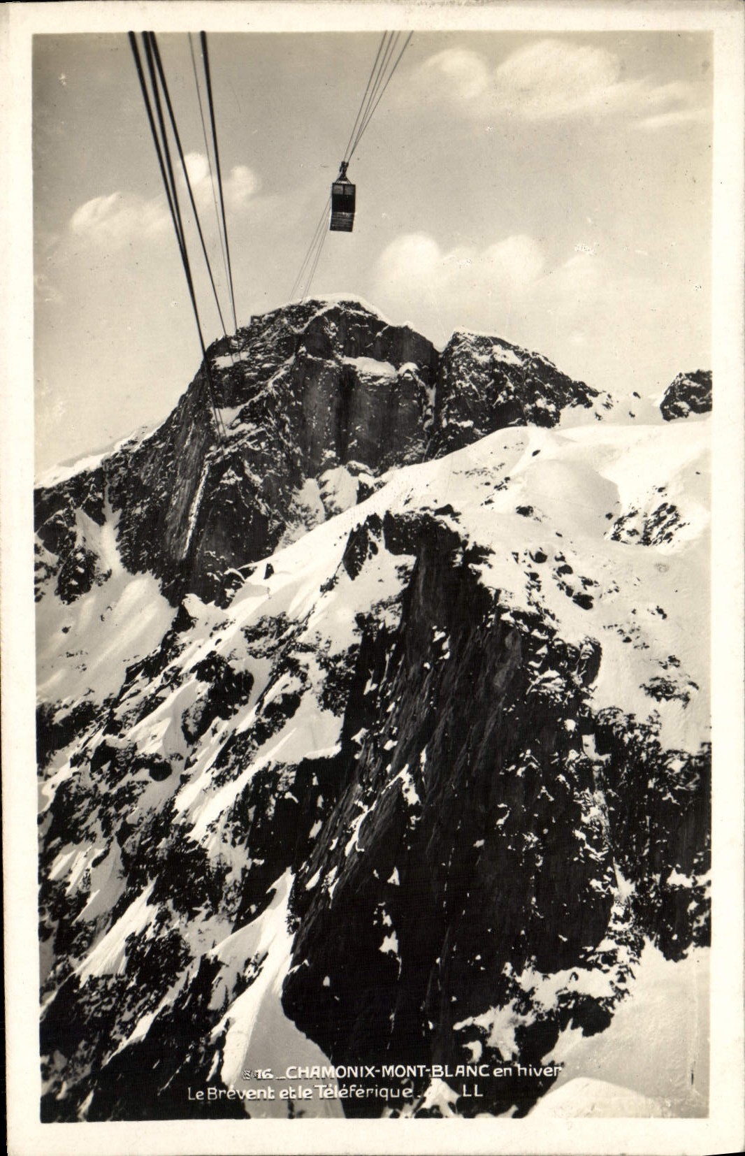 CPM Chamonix Mont Blanc En Hiver Le Brevent et le teleferique