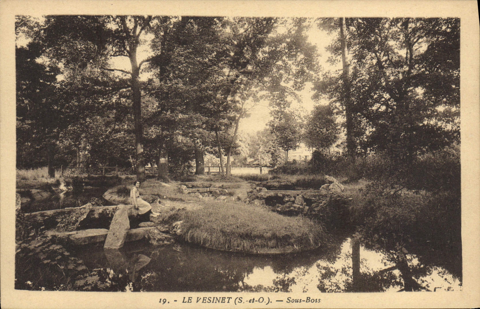 Le Vesinet (S.-et-O.) — Sous-Bois — Éditeur Librairie Phyllis, n°19