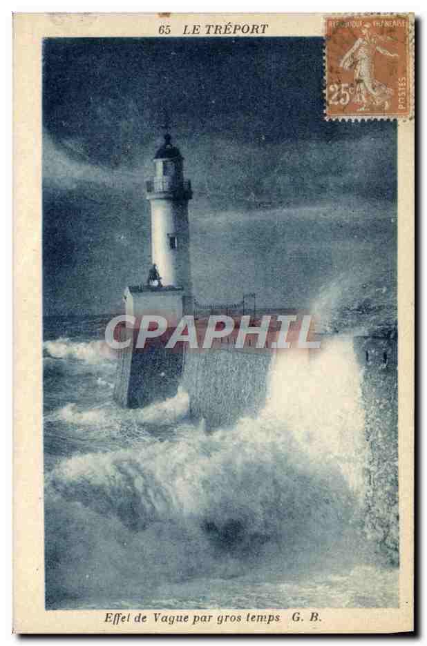 CPA Le Treport Effet de Vague Par gros temps Phare 