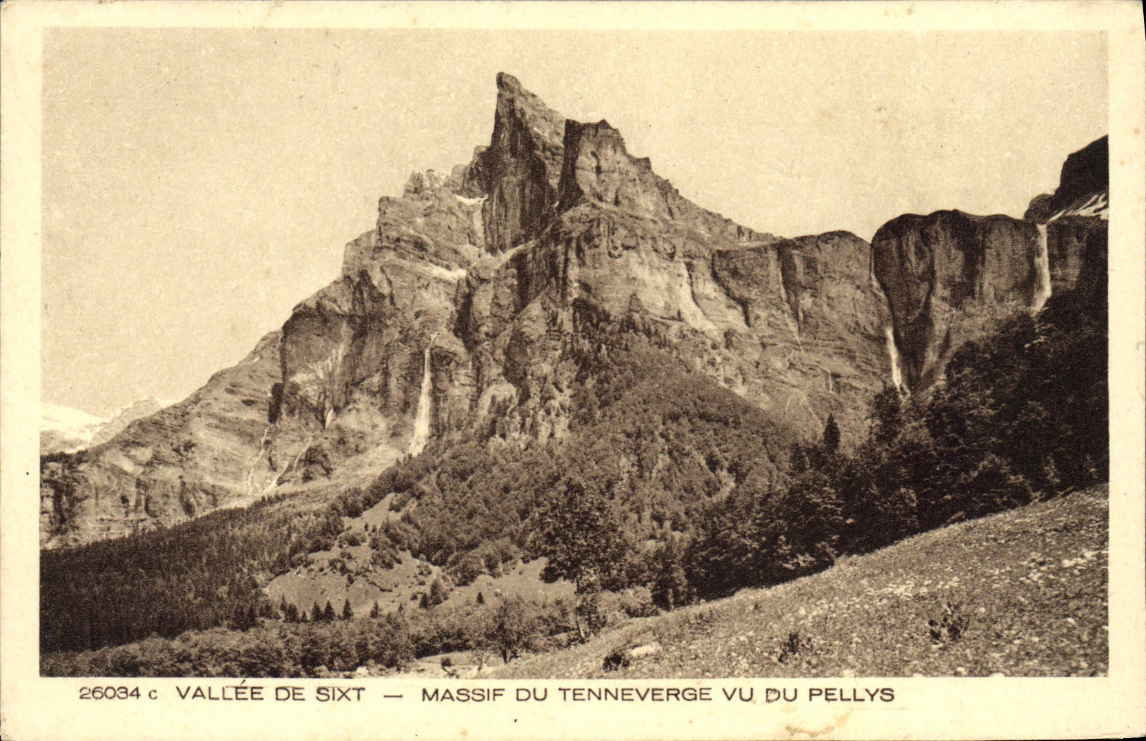 Vallée de Sixt — Massif du Tenneverge vu du Pellys — 26034 c