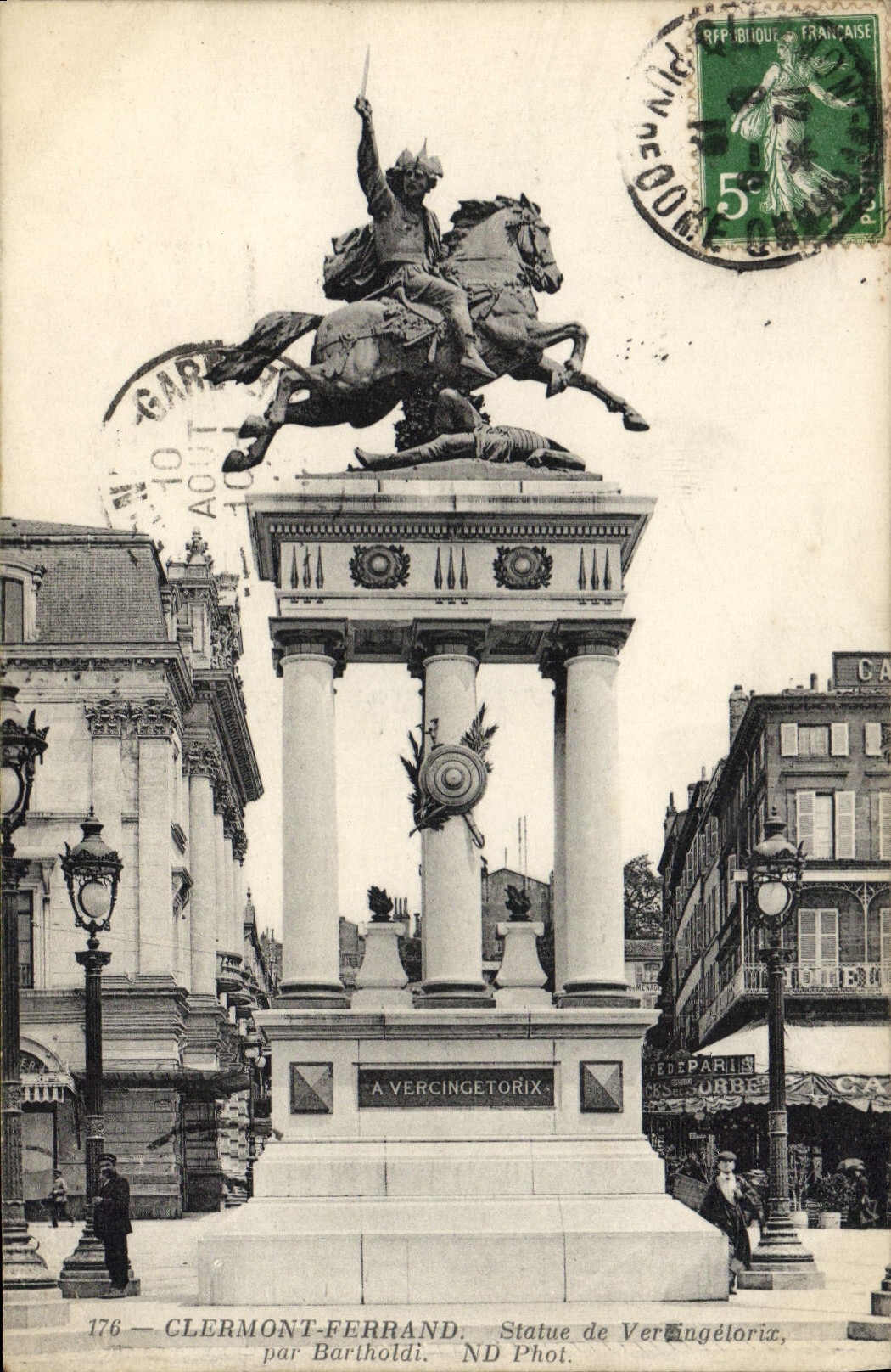 CPA Clermont Ferrand Statue de Vercingetorix par Bartholdi
