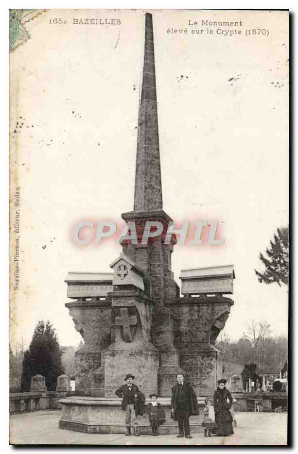CPA Bazeilles Le Monument eleve sur la Crypte