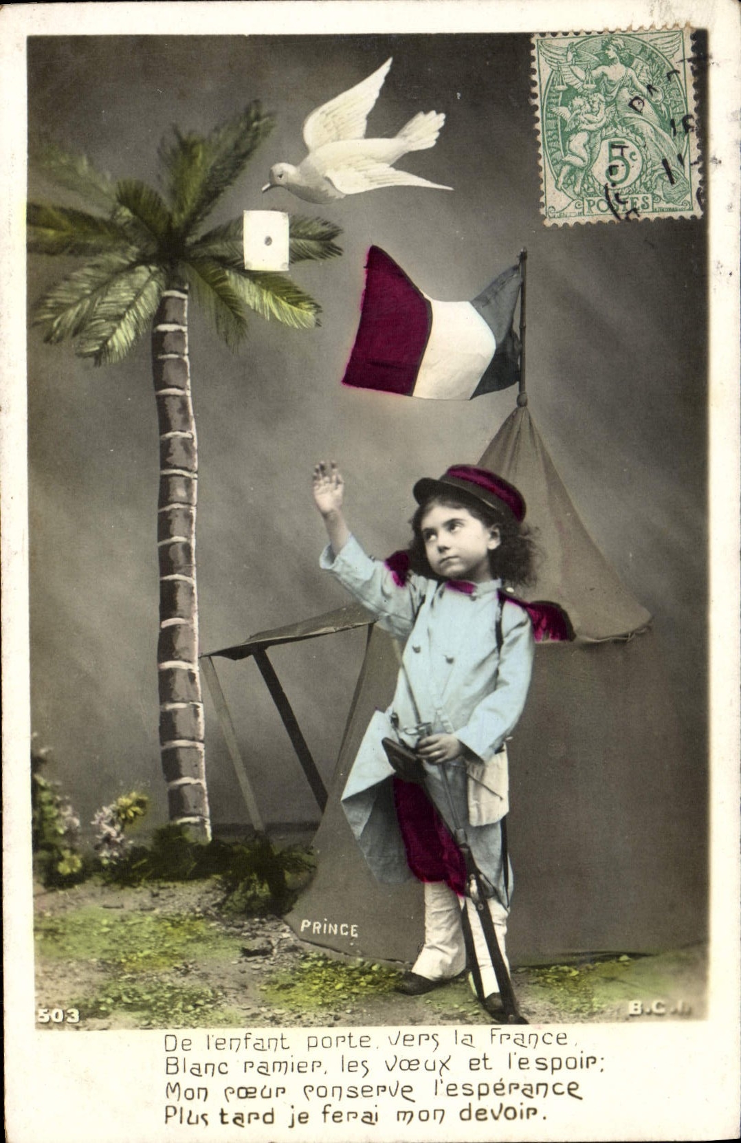CPA Fantaisie De l'enfant porte vers la France Colombe Militaria 
