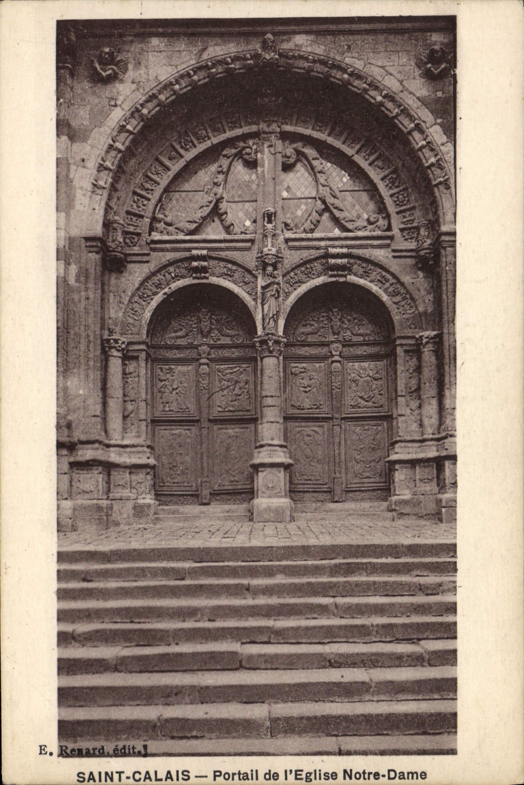 CPA Saint Calais Portail de l'Eglise Notre Dame